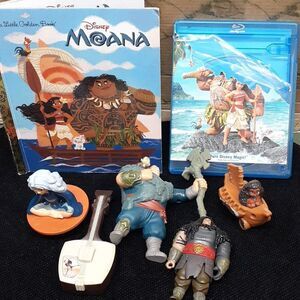 Disney's  Moana blu-ray DVD , book and collectible action figures